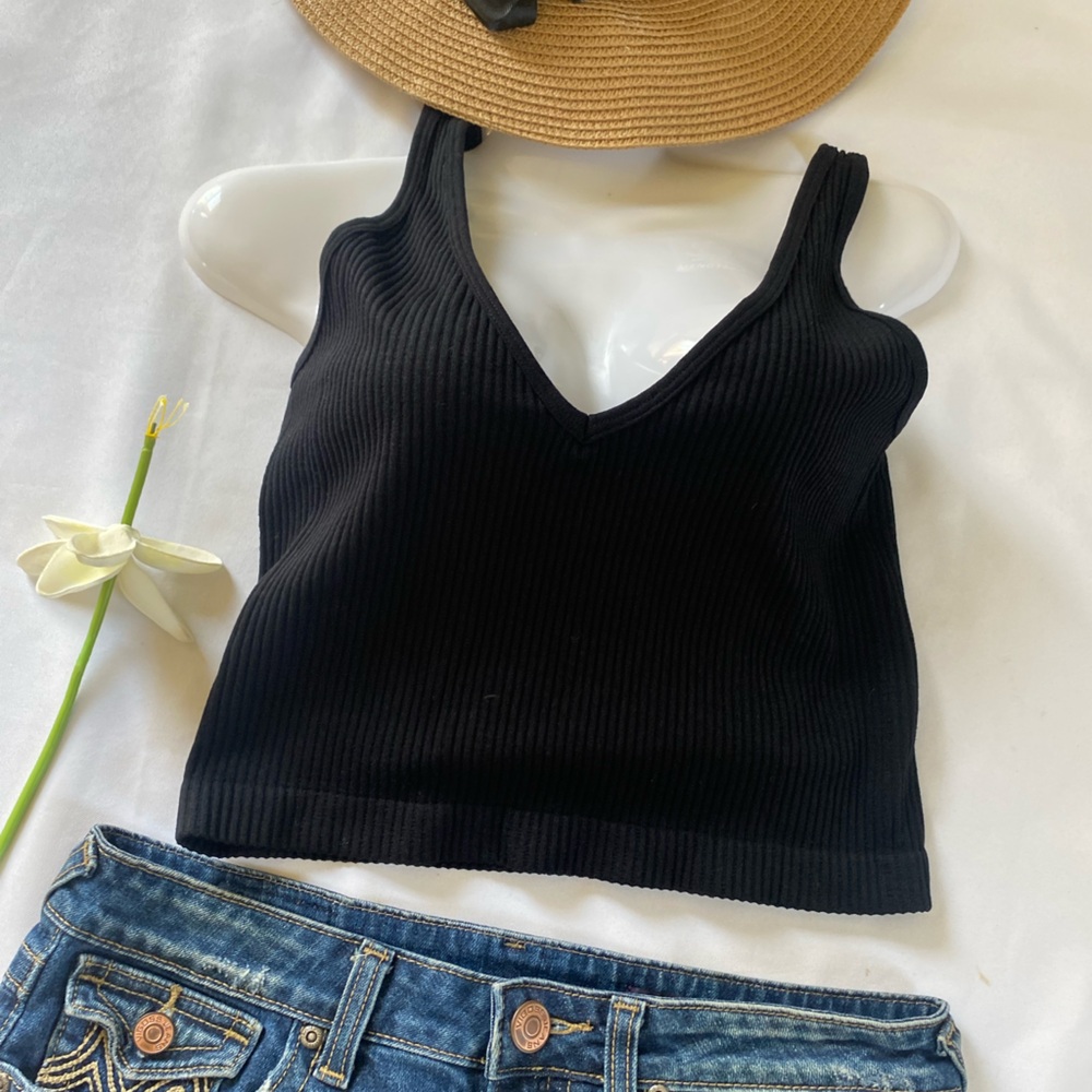 Aura women cropped tops vneck tops size S/M